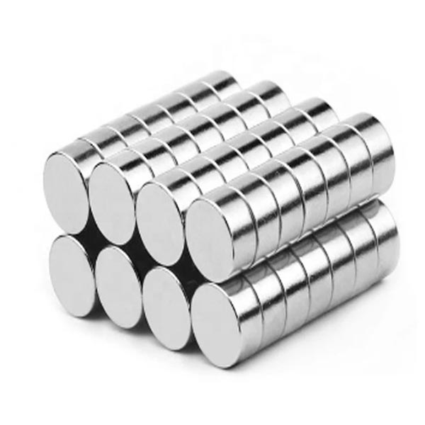 I-Neodymium-Disc-Magnets-6x2-mm2